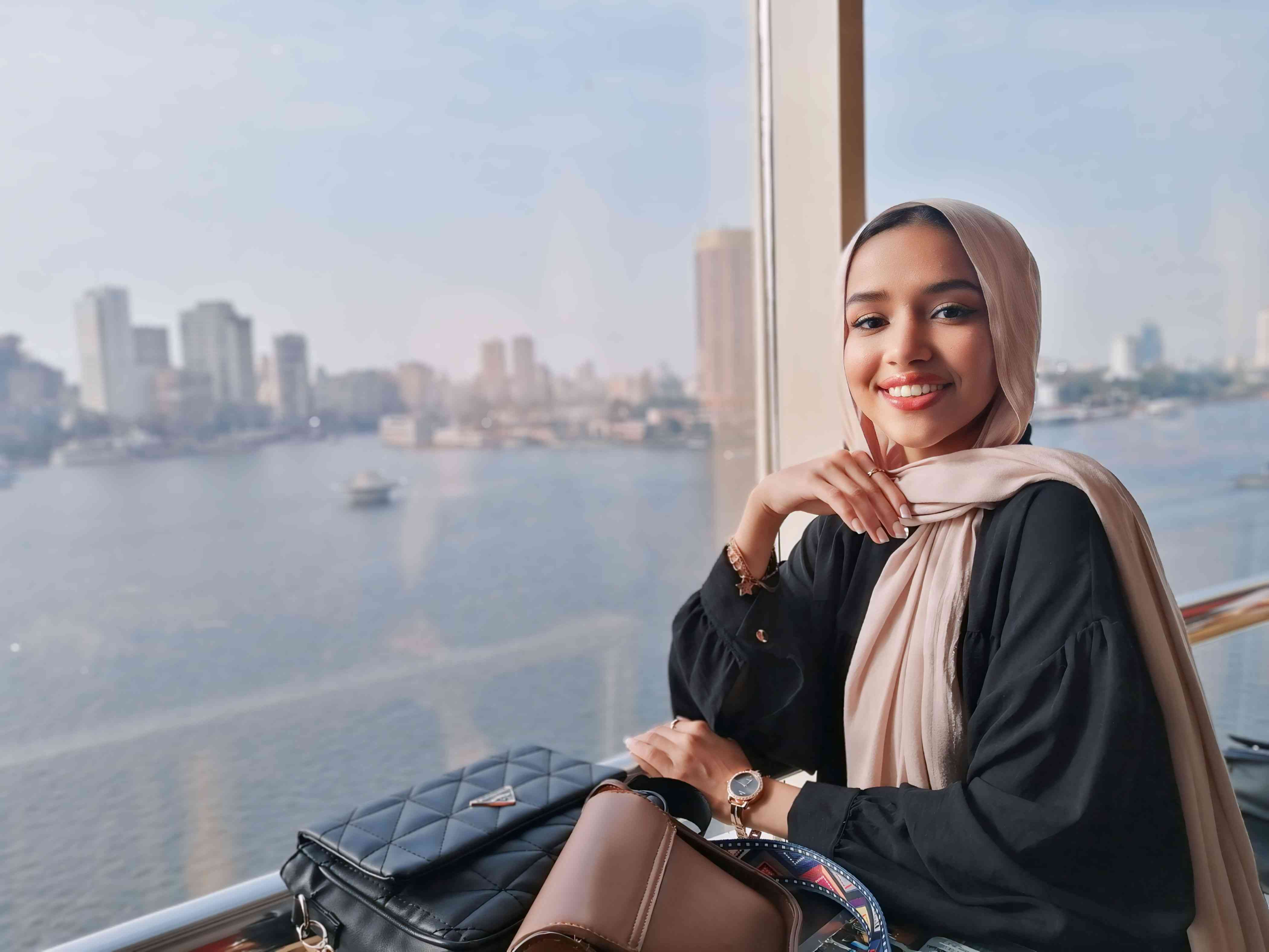 إيمان صلاح عبد العال على 