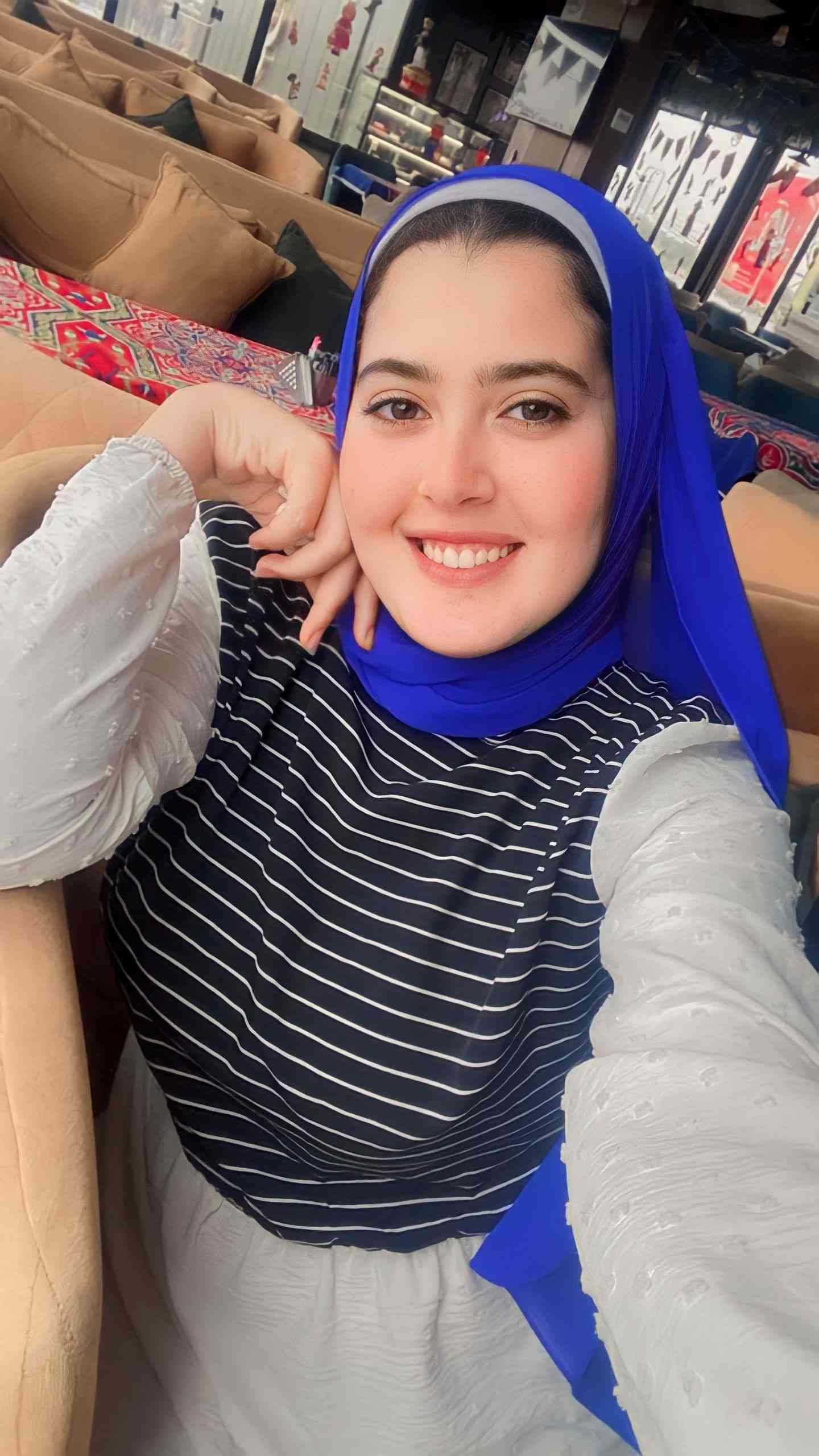 ساره ( لتدريس طلبة مصريين وسعوديين)  